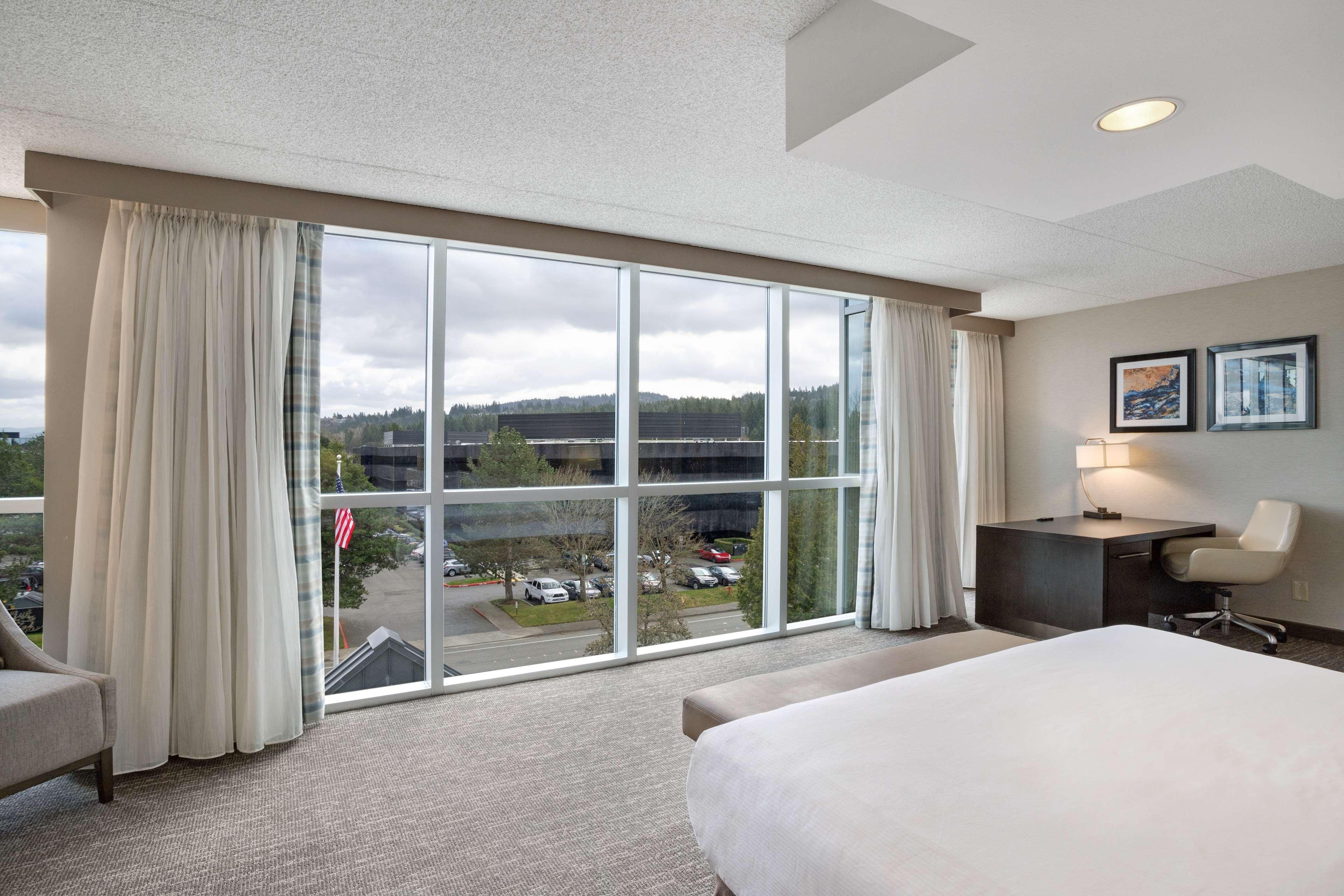 Embassy Suites By Hilton Seattle Bellevue Εξωτερικό φωτογραφία