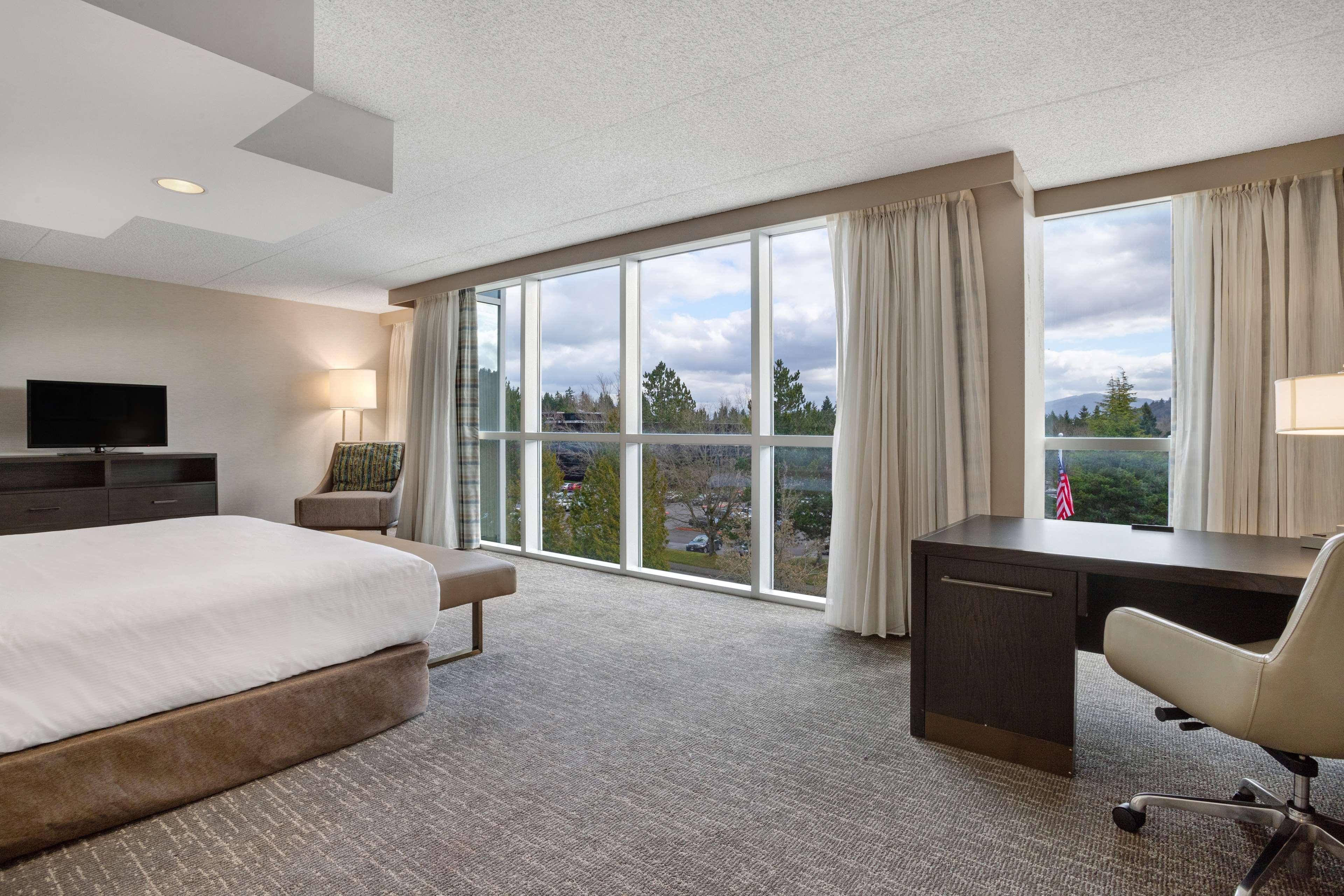 Embassy Suites By Hilton Seattle Bellevue Εξωτερικό φωτογραφία