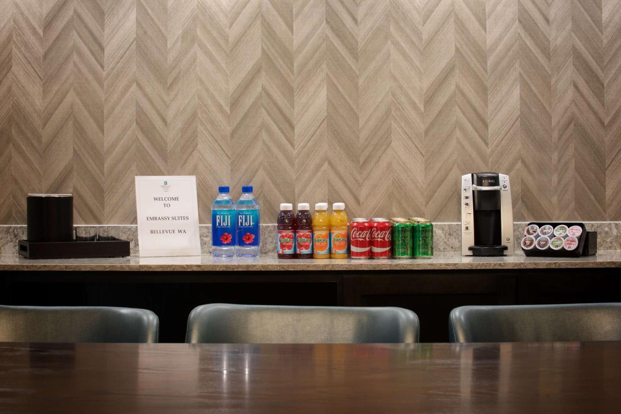 Embassy Suites By Hilton Seattle Bellevue Εξωτερικό φωτογραφία